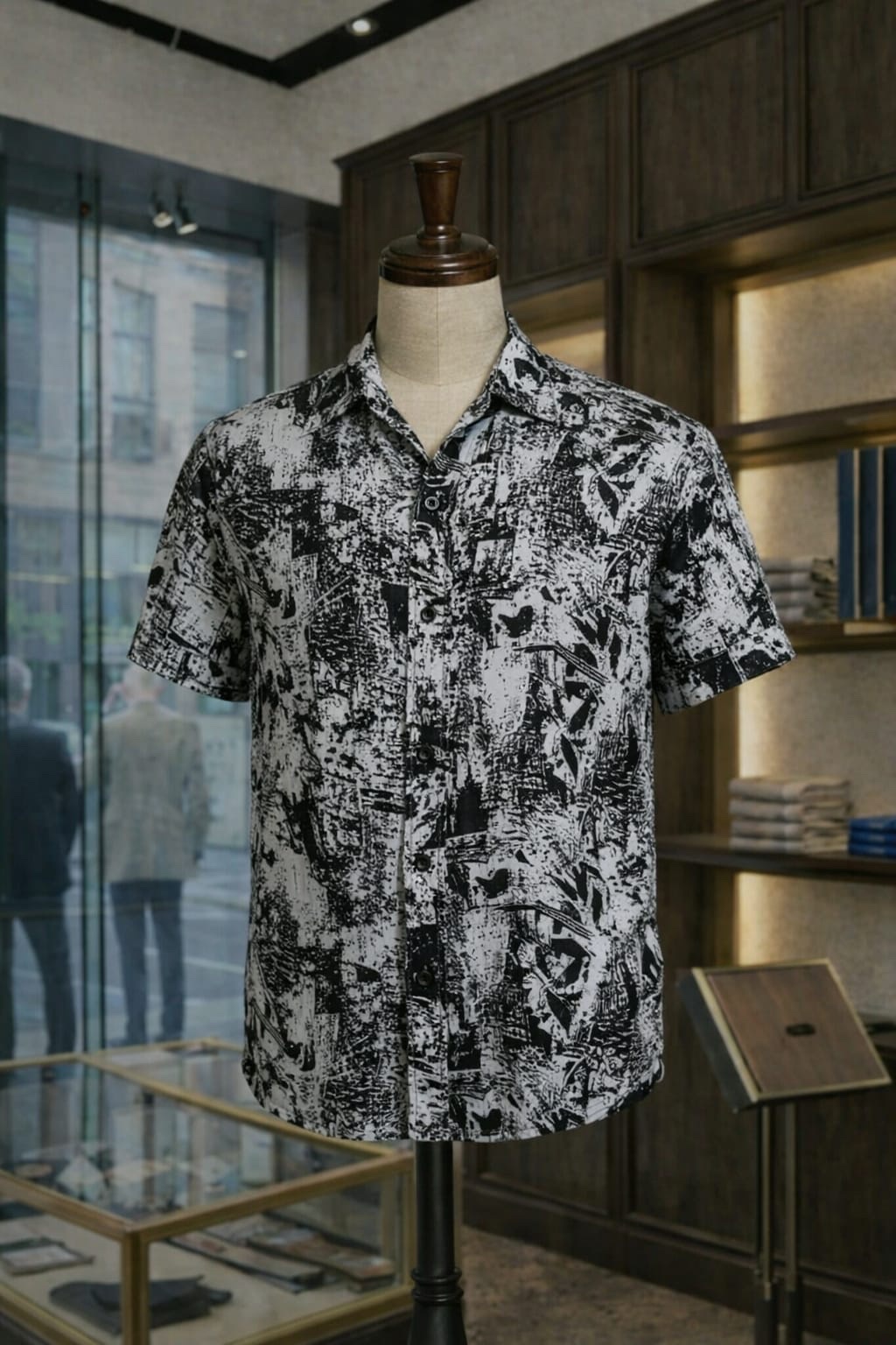 Men's Vertical Striped Short Sleeve Camp Collar Shirt - Image 2